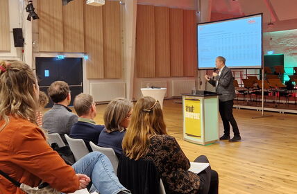 Referent und Publikum bei der Armutskonferenz
